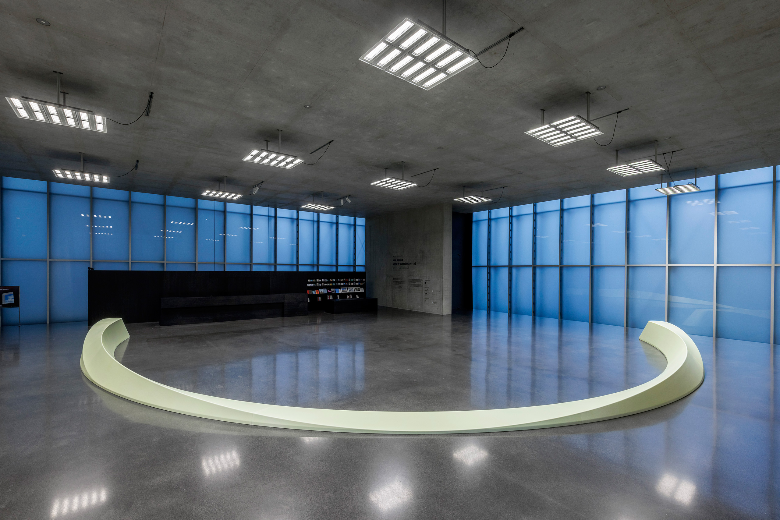 K&uuml;nstlerin: KOO JEONG A - Kunstwerk: LAND OF OUSSS [ GRAVITTA ]